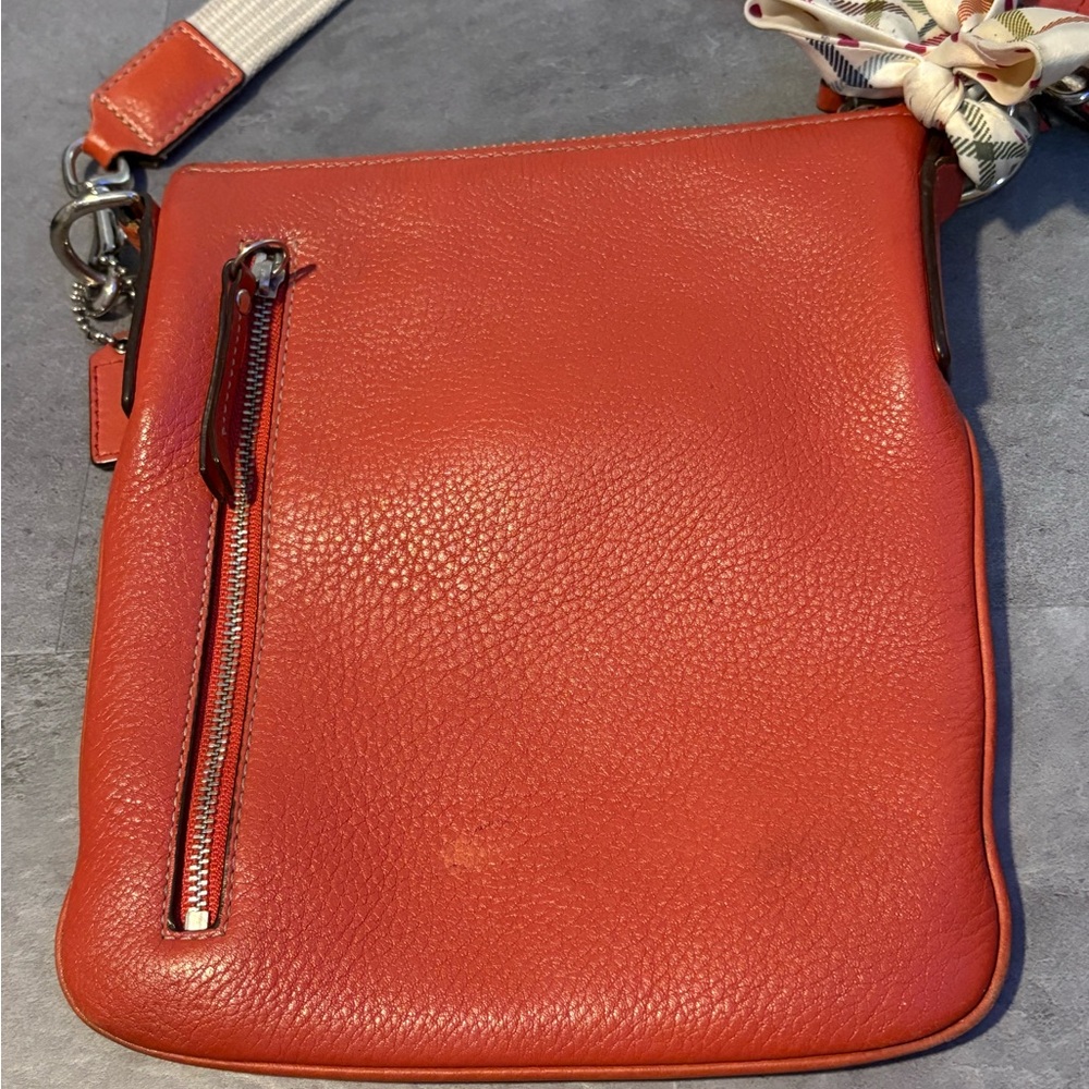 Coach • Pebbled Crossbody Bag - Picture 4 of 12